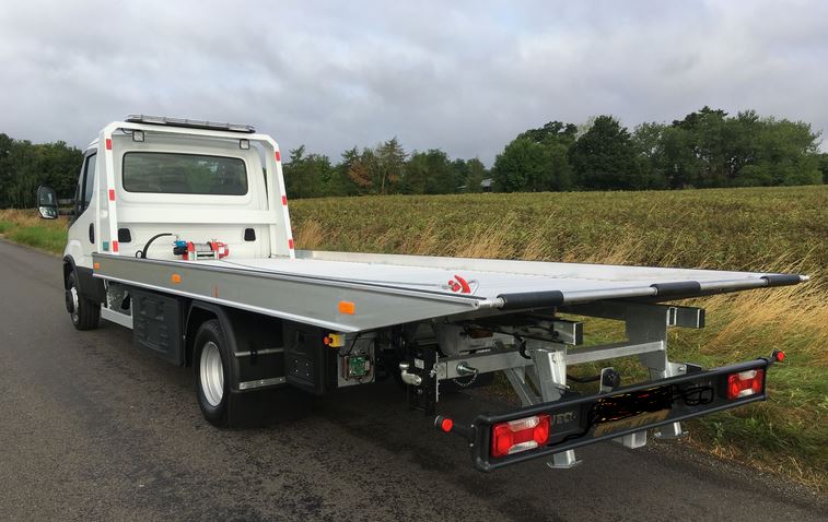 How Professional Car Recovery Services Keep You Safe on the Road